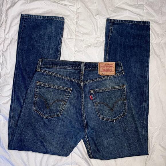 501 Levis Mens 33x32 4 button dark wash denim jeans straight leg Like new - Picture 1 of 8